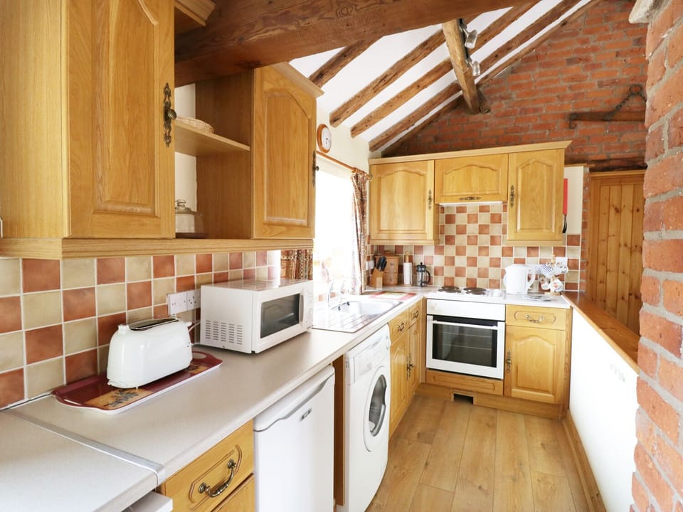 Cottage | Private kitchen | Cookware/dishes/utensils