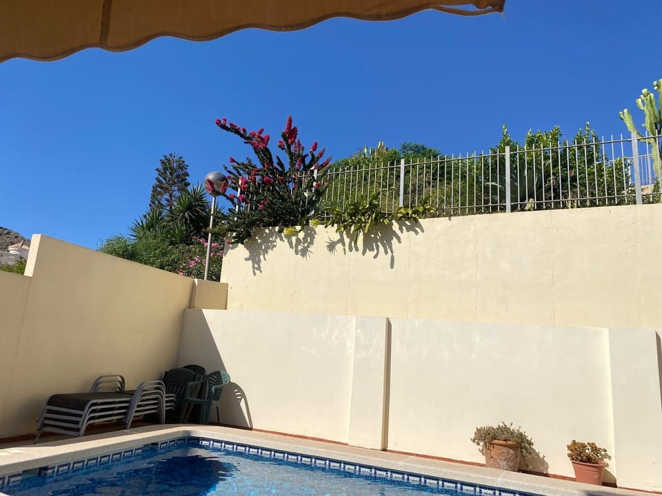 Private pool not overlooked