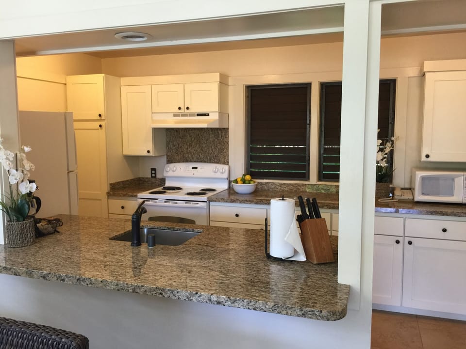 All new kitchen with granite