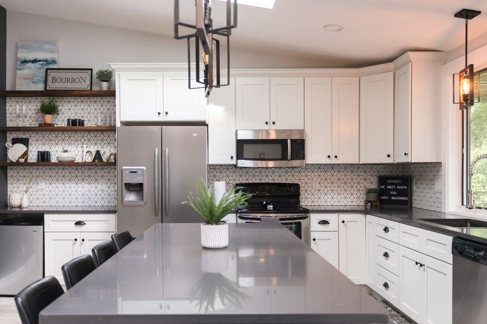 Newly remodeled bright and open kitchen!