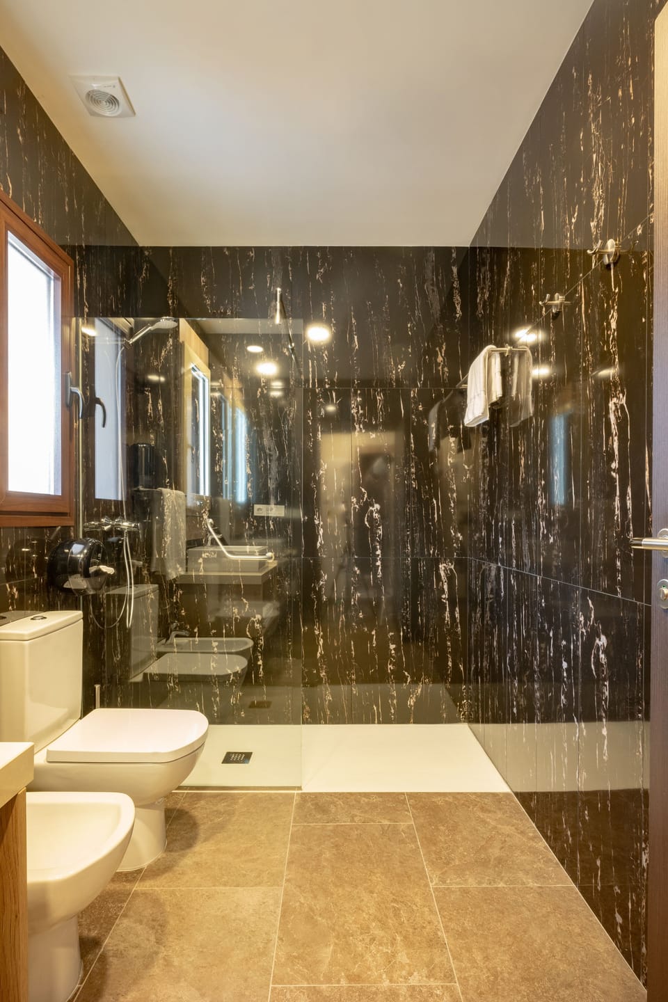 Twin Room, Terrace | Bathroom | Designer toiletries, hair dryer, bidet, towels
