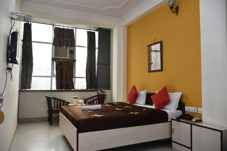 Free WiFi, bed sheets, wheelchair access