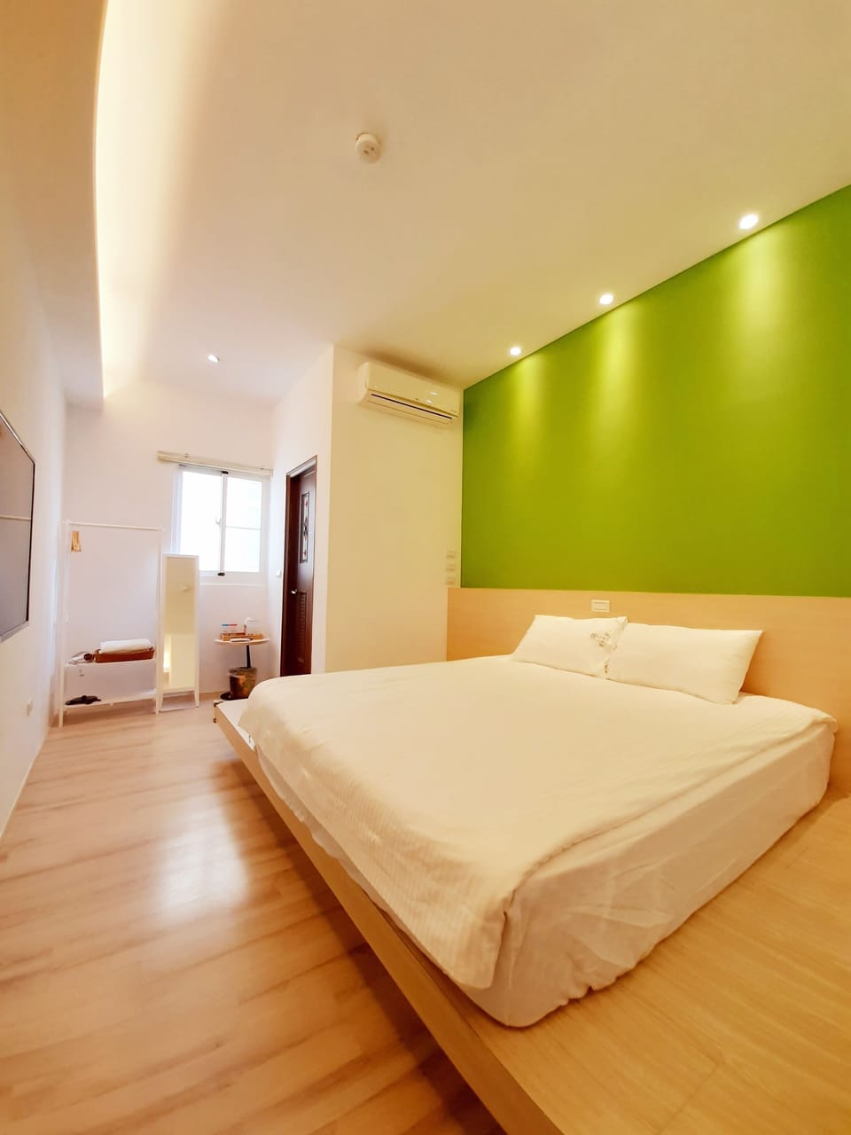 Elite Double Room, 1 Bedroom, Non Smoking | Rollaway beds, free WiFi, bed sheets