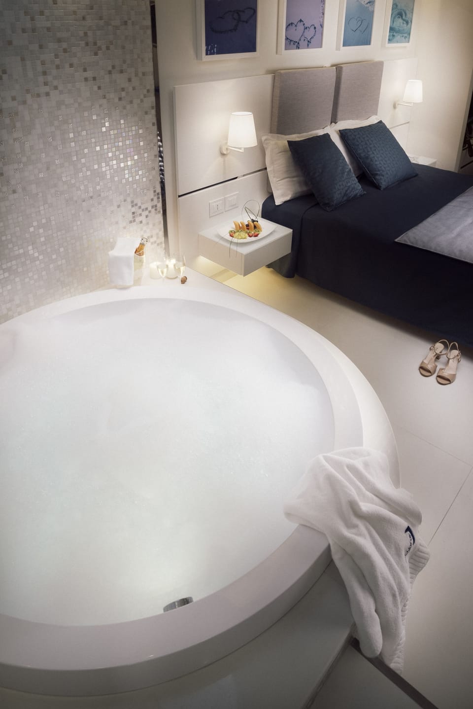 Deluxe Double with Bath | Premium bedding, down comforters, minibar, in-room safe