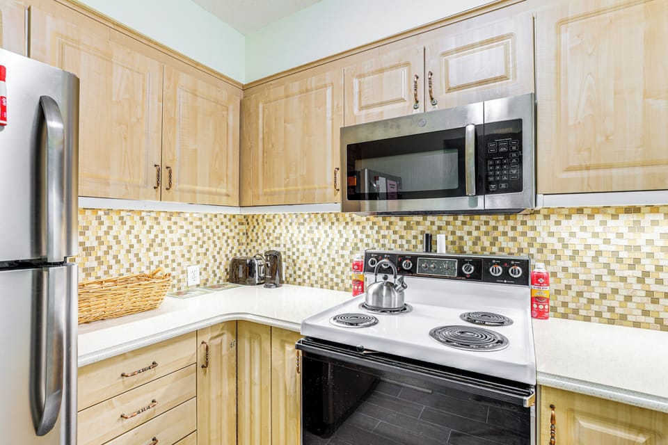 Kitchen | Fully Equipped | New Countertops | Cooking Essentials