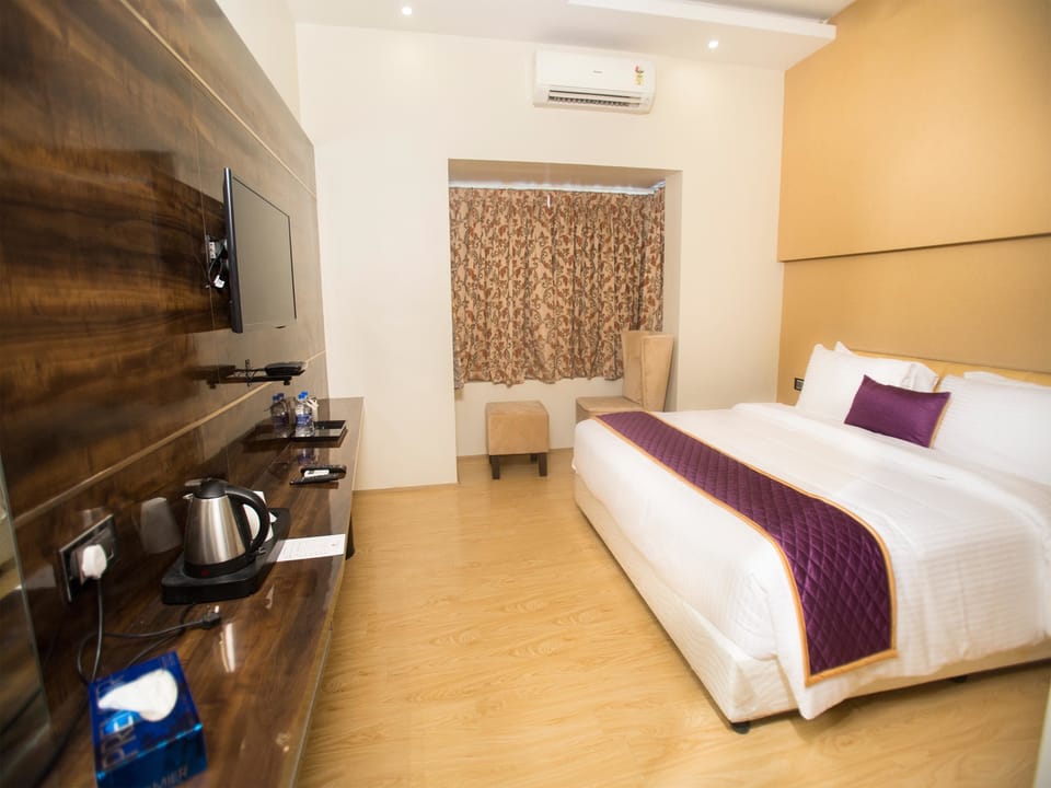 1 bedroom, minibar, in-room safe, desk