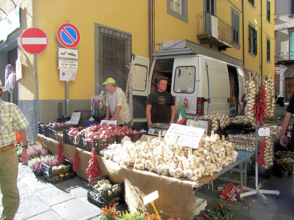 Market day in Castelnuovo