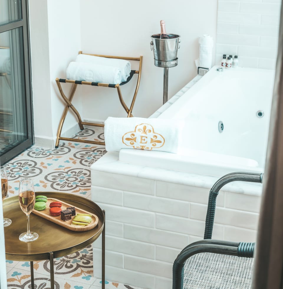Royal Suite, 1 Bedroom | Premium bedding, in-room safe, desk, soundproofing
