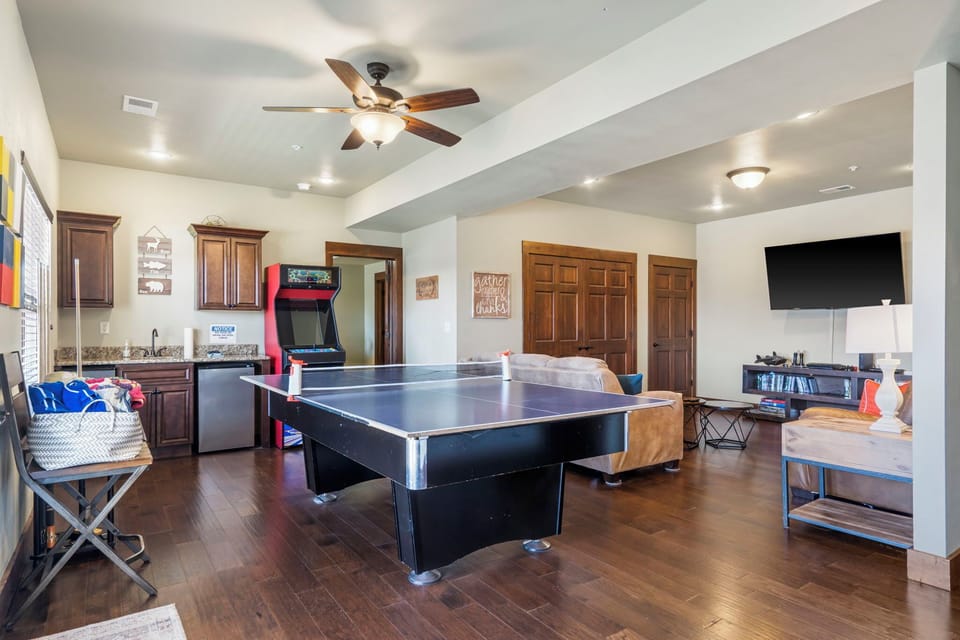 Pool table with ping pong topper! Arcade machine too!