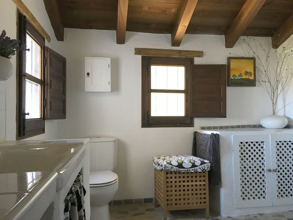Main bathroom