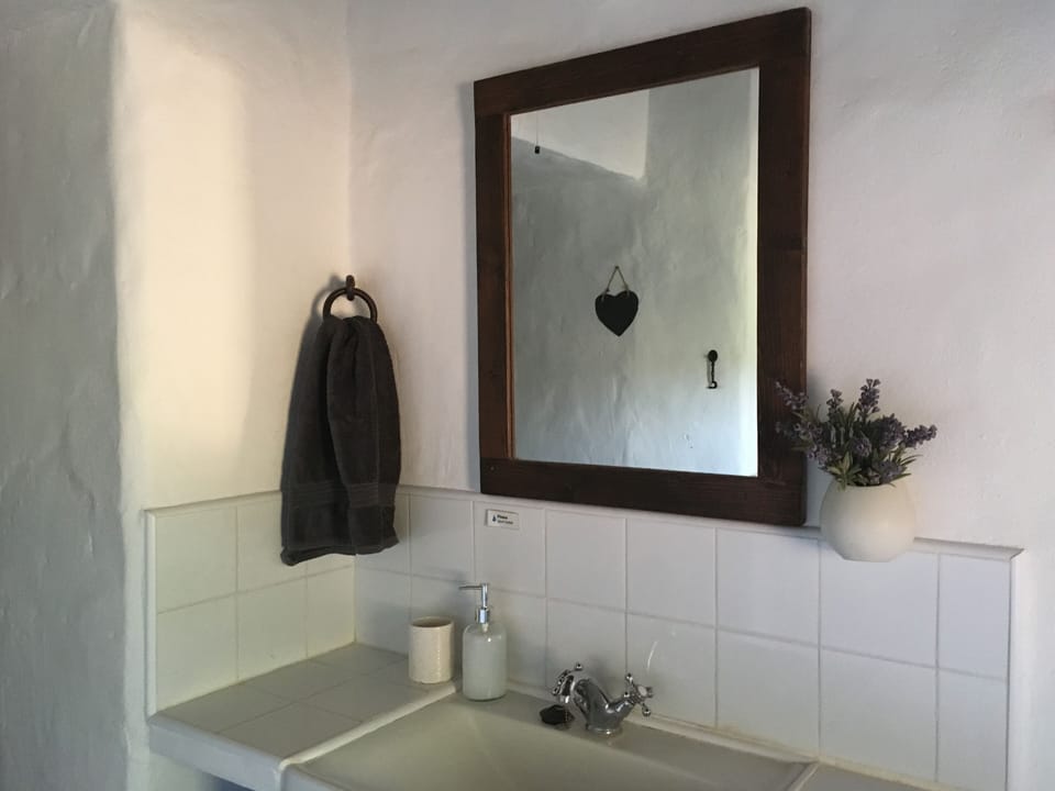 Main bathroom