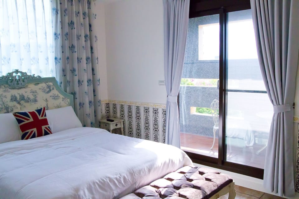 Classic Double Room | Balcony