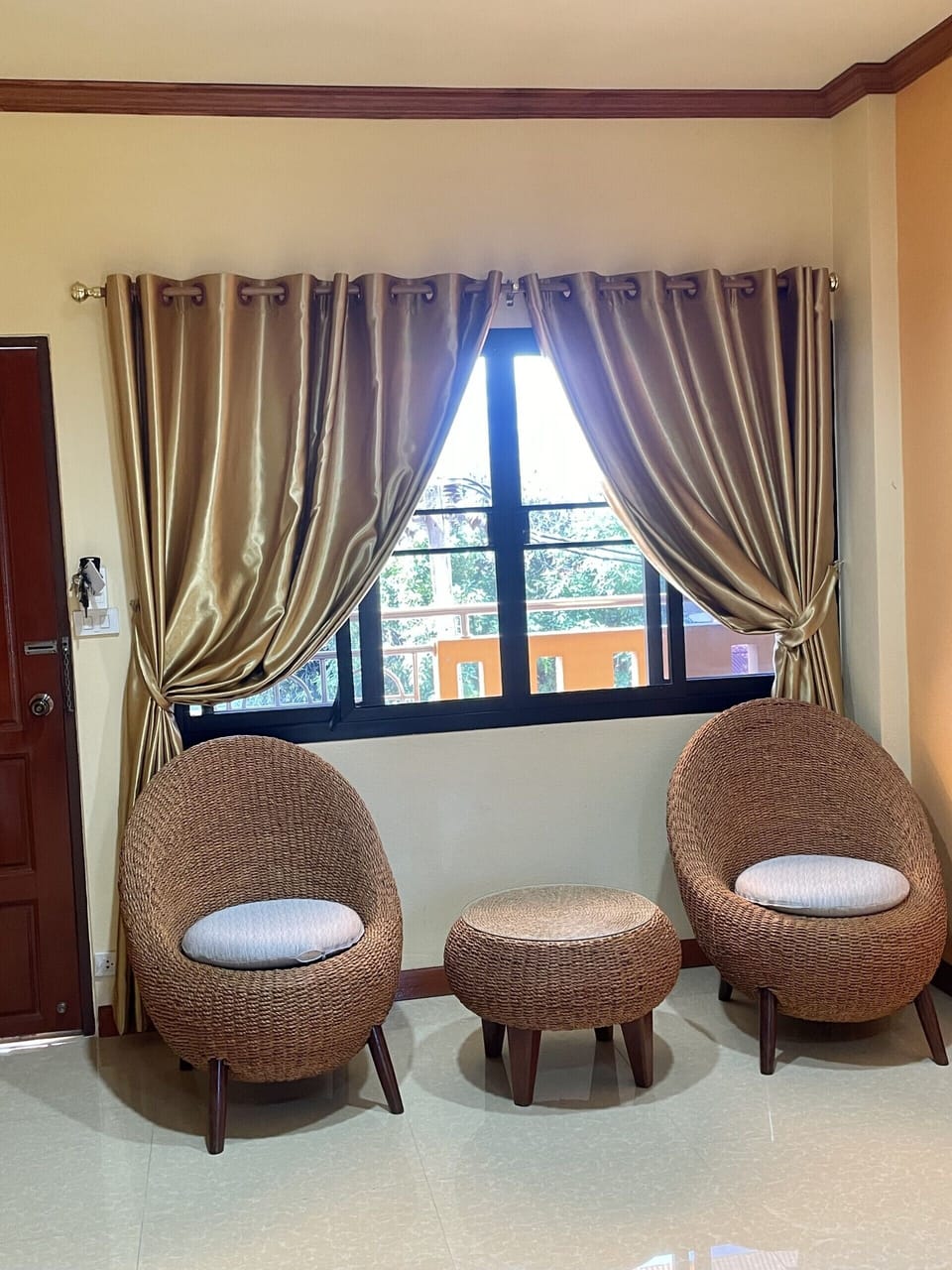 Superior Double Room | Living area | Flat-screen TV