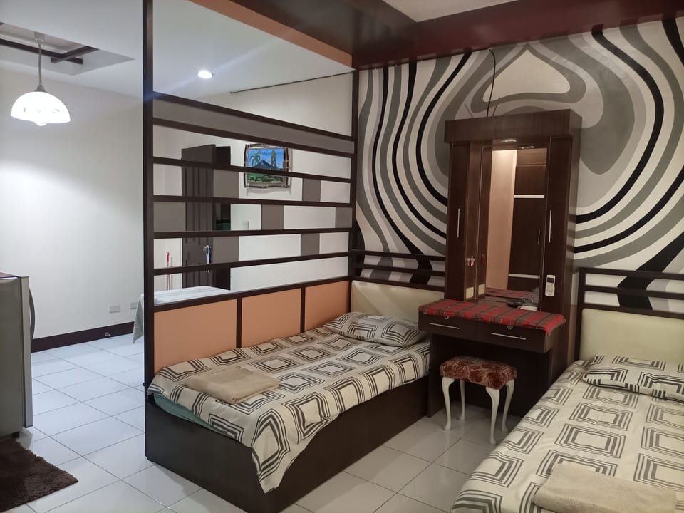 Deluxe Twin Room, 2 Twin Beds, Non Smoking | Iron/ironing board (on request), rollaway beds (surcharge), WiFi (free)