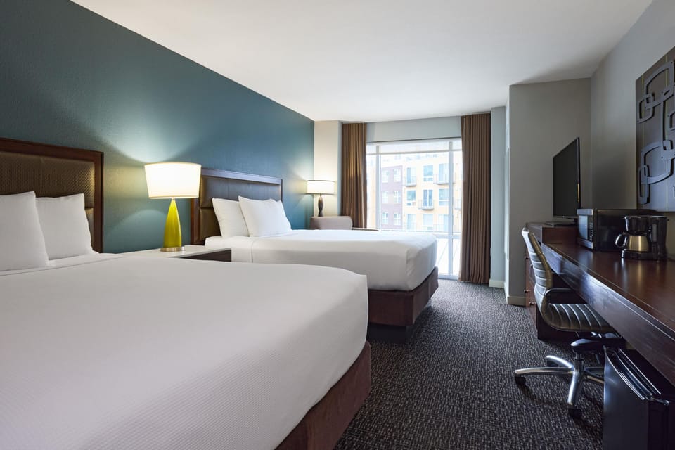 Double Room, 2 Queen Beds | Hypo-allergenic bedding, down comforters, pillowtop beds, desk