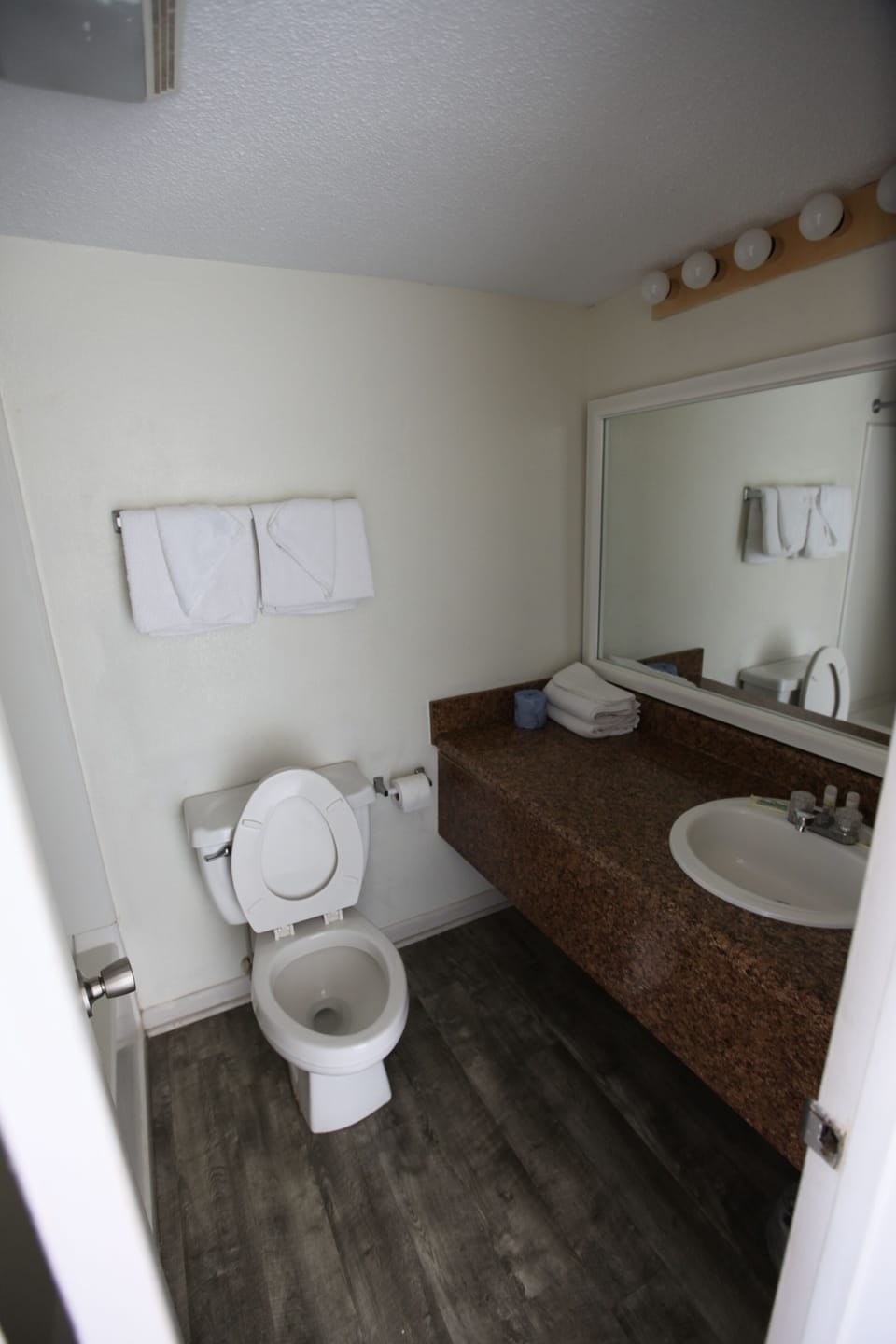 Standard Room, 2 Queen Beds, Balcony, Oceanfront | Bathroom | Combined shower/tub, free toiletries, hair dryer, towels