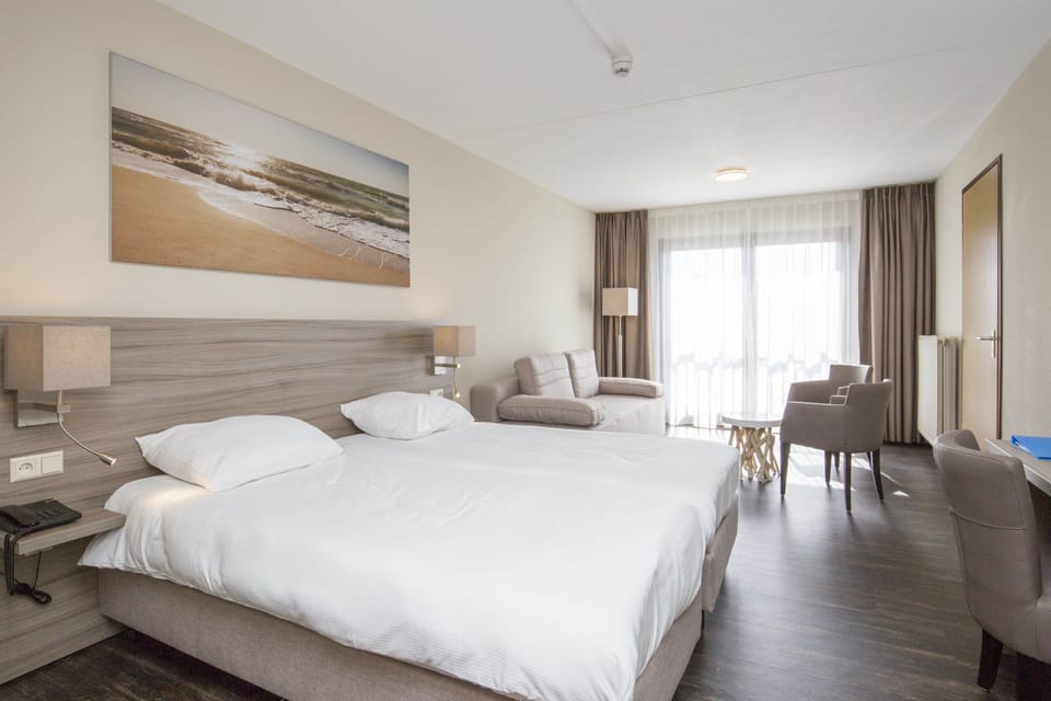 Desk, cribs/infant beds, rollaway beds, free WiFi