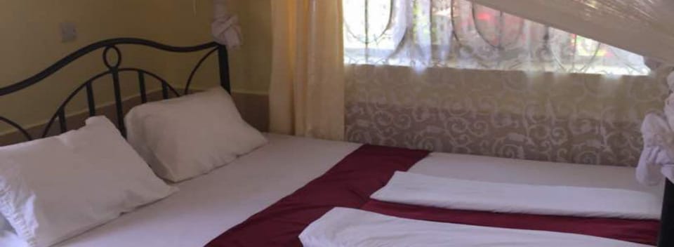 Basic Double Room, 1 Bedroom | Premium bedding, desk, iron/ironing board, bed sheets