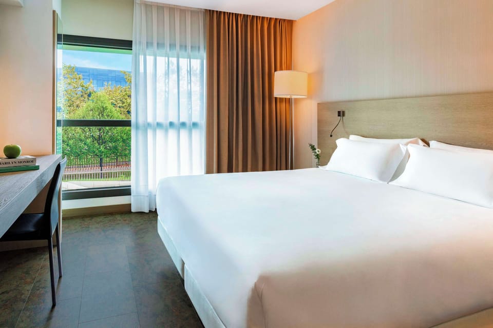 Minibar, in-room safe, desk, blackout drapes