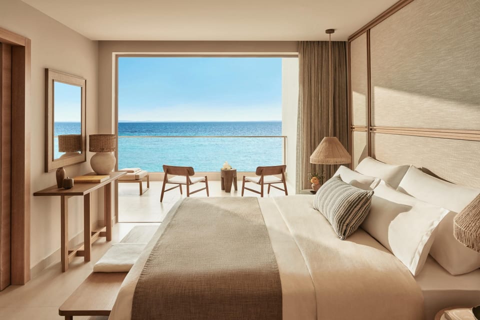 Free minibar, in-room safe, free WiFi