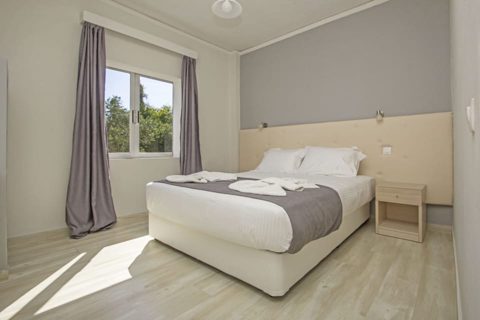 1 bedroom, in-room safe, desk, soundproofing
