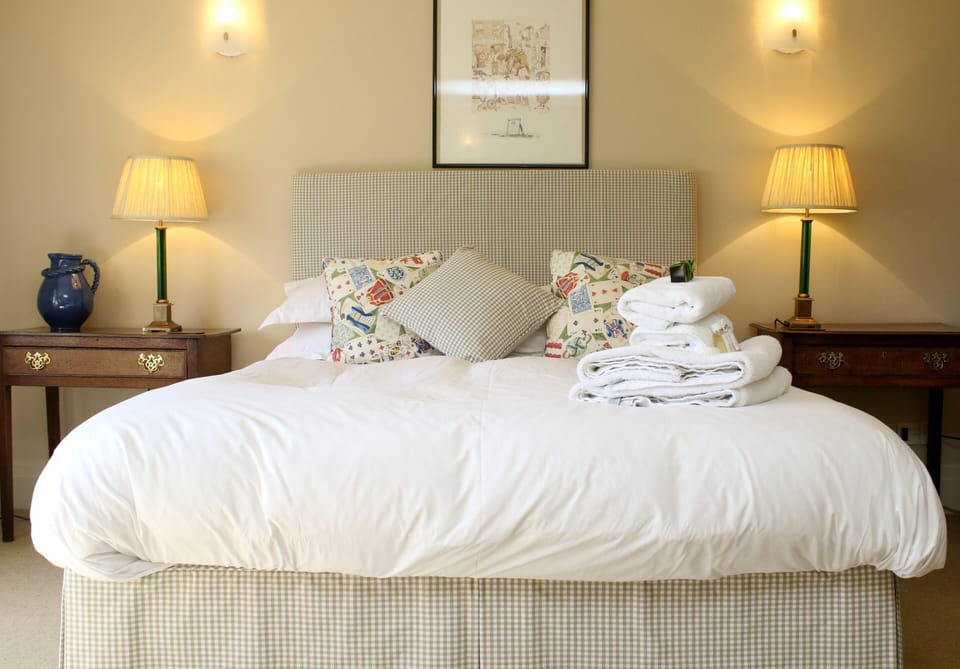 Luxury Double Room, Garden View (Ash) | 1 bedroom, premium bedding, WiFi (free), bed sheets