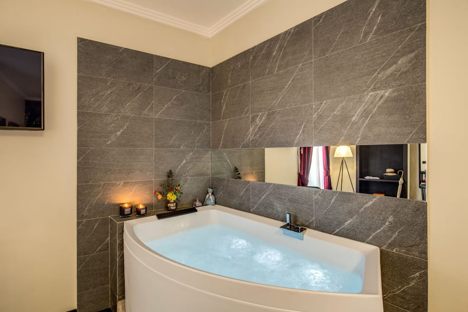 Room, Jetted Tub | Jetted tub