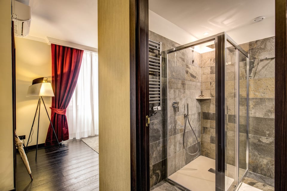 Room, Jetted Tub | Bathroom | Shower, rainfall showerhead, free toiletries, hair dryer