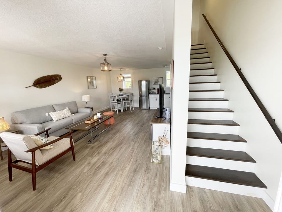 Family Suite, 2 Bedrooms, Kitchen, Bay View | Living area | Smart TV
