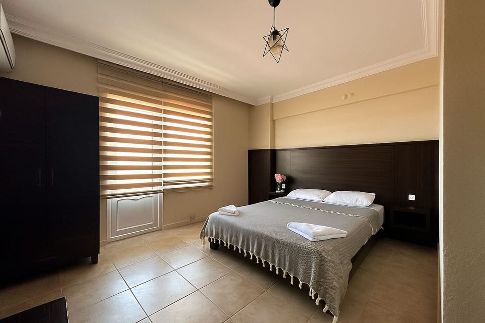 Standard Room, Non Smoking, Sea View | Iron/ironing board, free WiFi, bed sheets