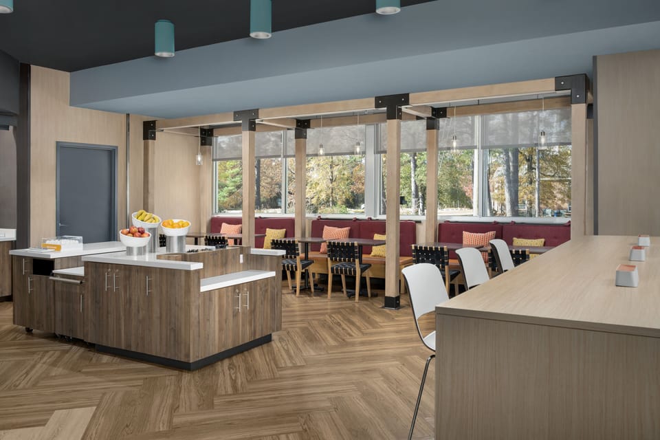 Free daily buffet breakfast