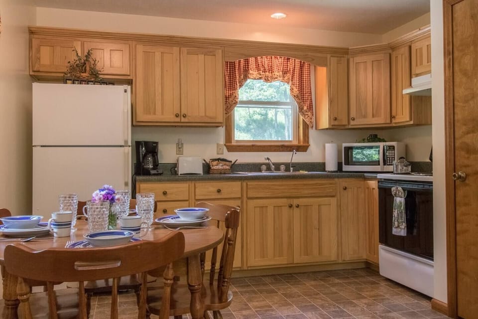 cabin wtih full kitchen