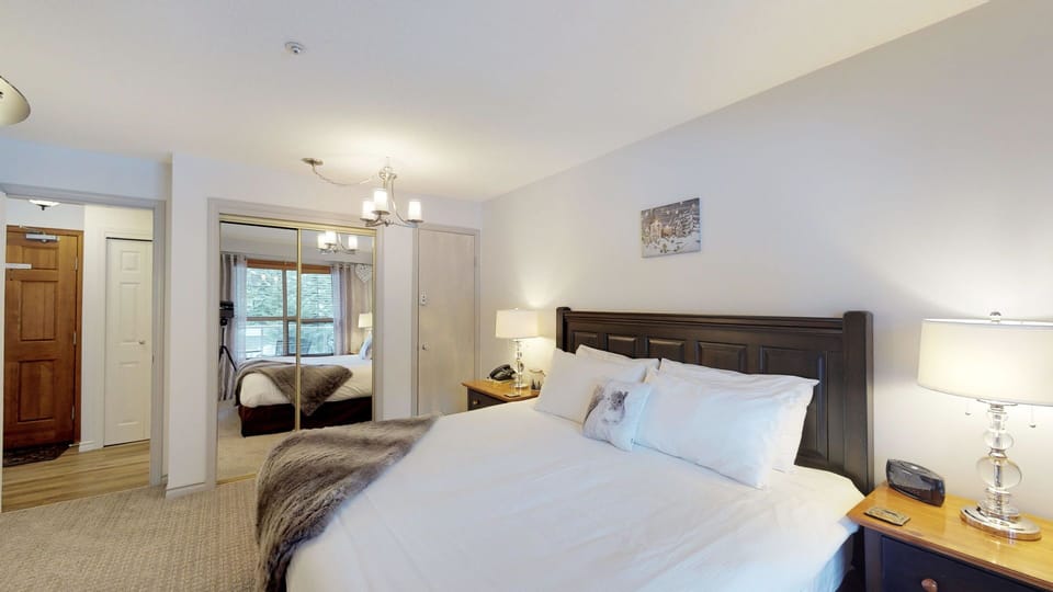 Bedroom with King Size Bed