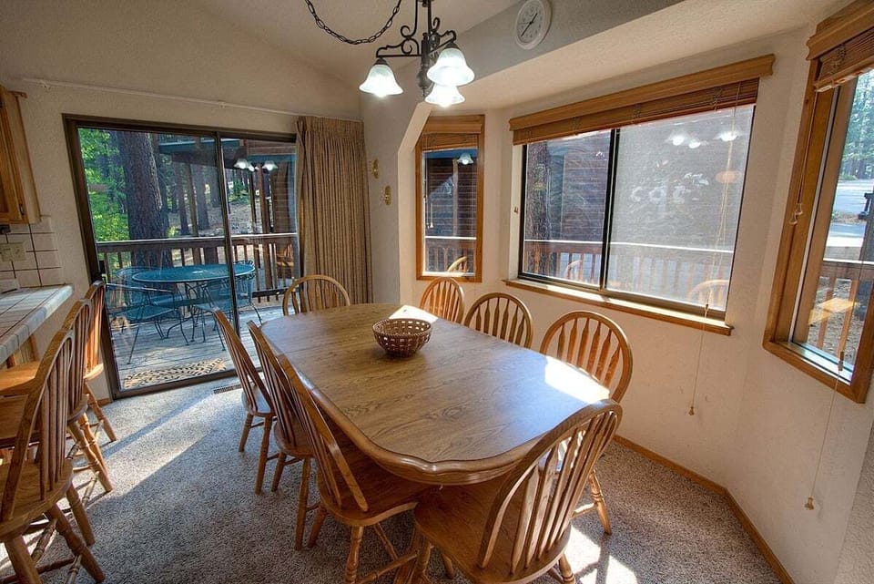 Main level- Dining Area