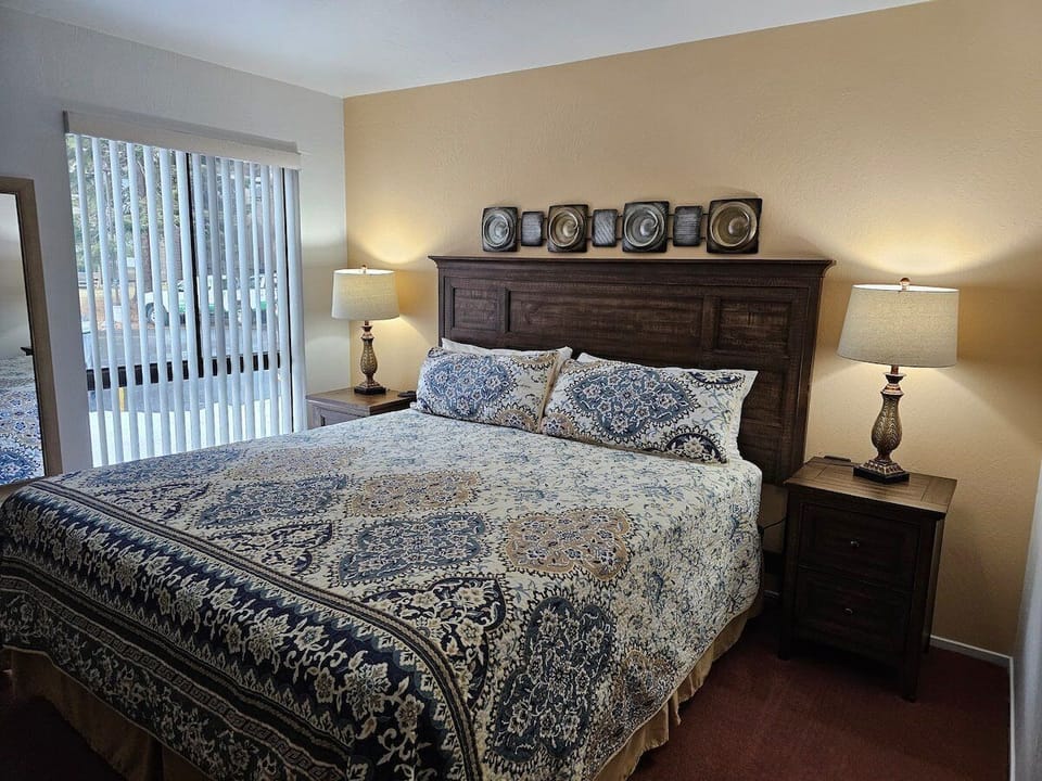 Main Level - Bedroom 1