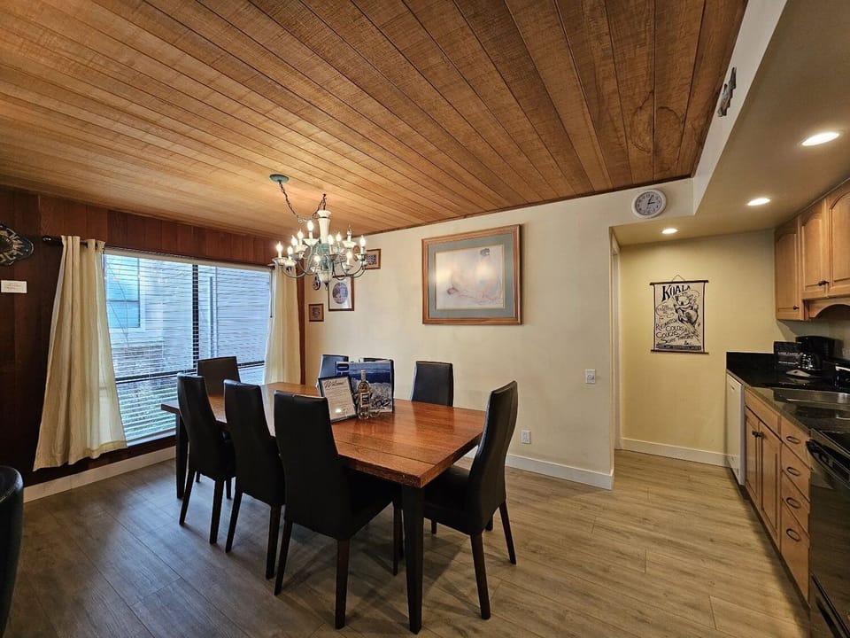 Main Level - Dining Area