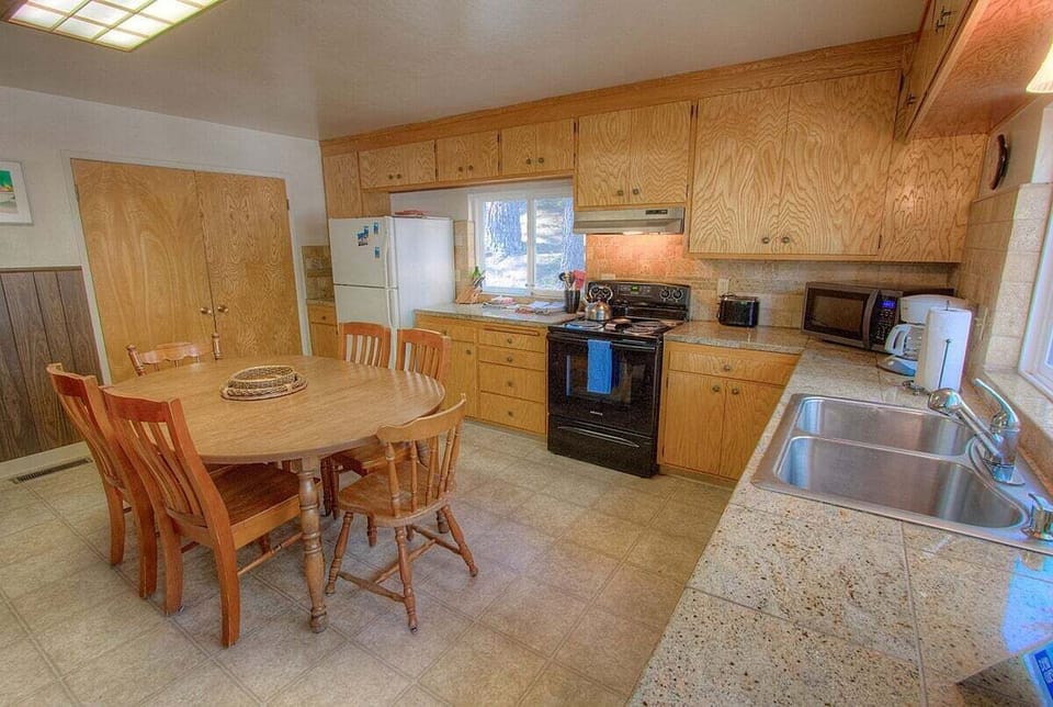 Professionally managed by Lake Tahoe Accommodations