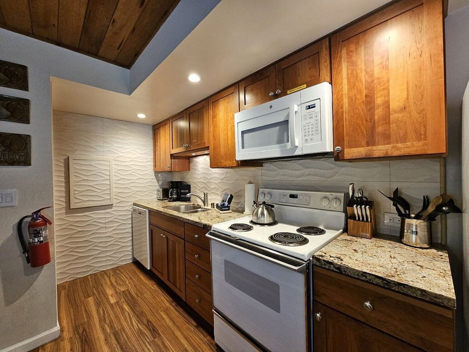 Main Level - Kitchen