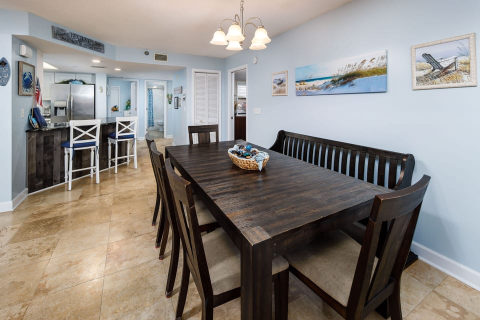 Dining area and bar seating