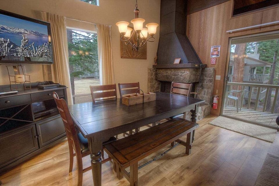 2nd Level- Dining Area