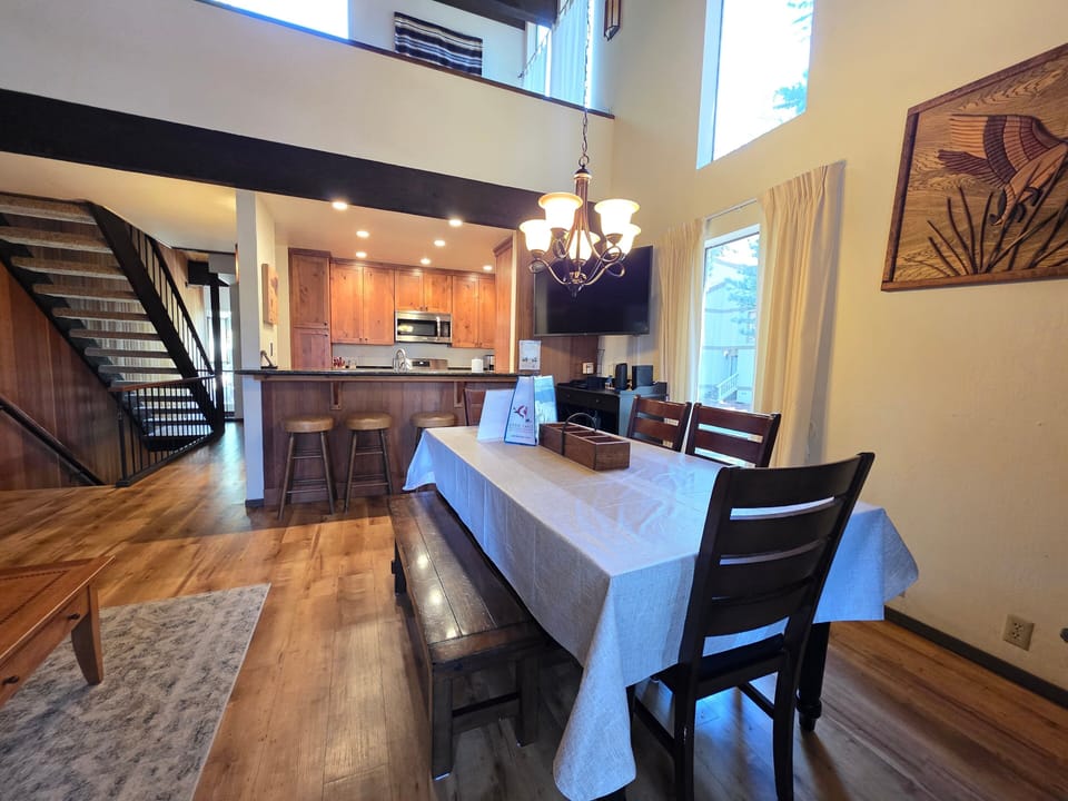 2nd Level- Dining Area