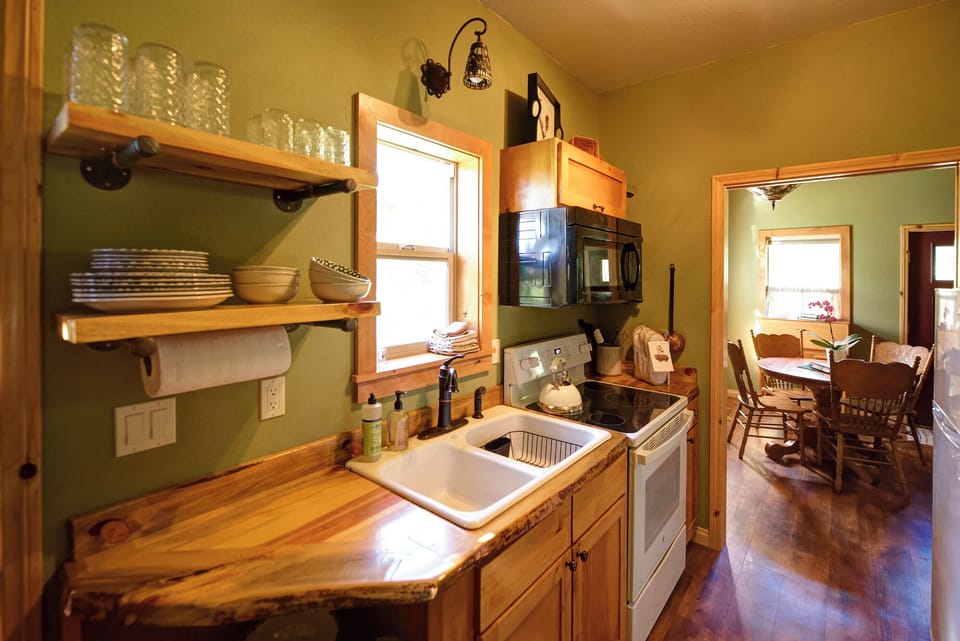 722820Cabin20120kitchen20looking20to20living20and20dining