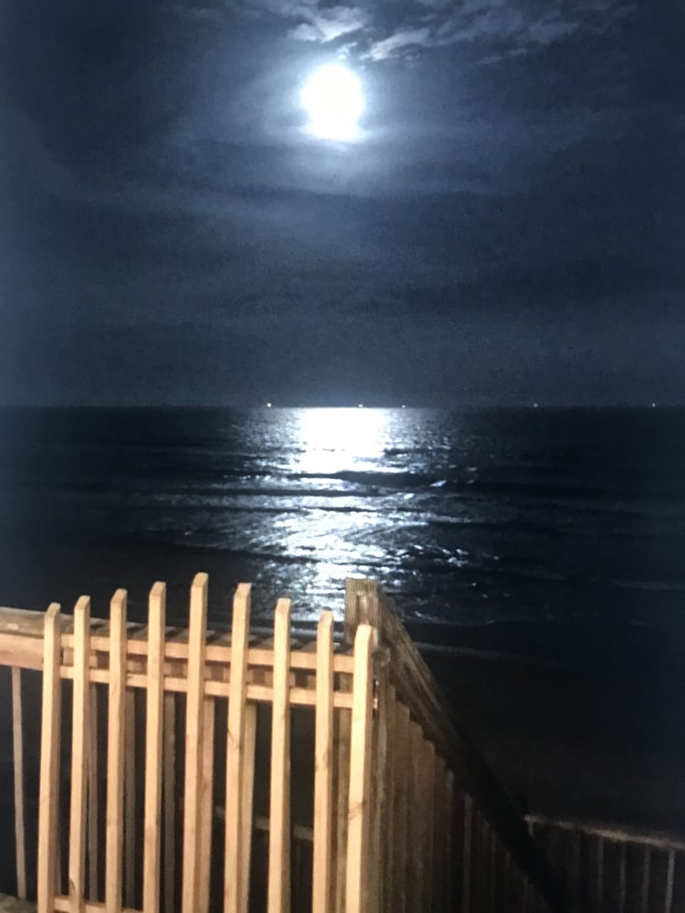  beautiful  moon watch from front deck