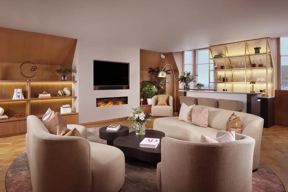 Penthouse, Multiple Beds (Suite) | Minibar, in-room safe, desk, laptop workspace
