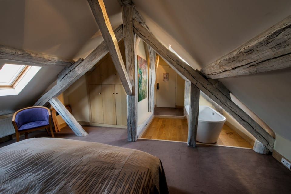 Superior Double Room, 1 King Bed | In-room safe, desk, iron/ironing board (on request), WiFi (free)