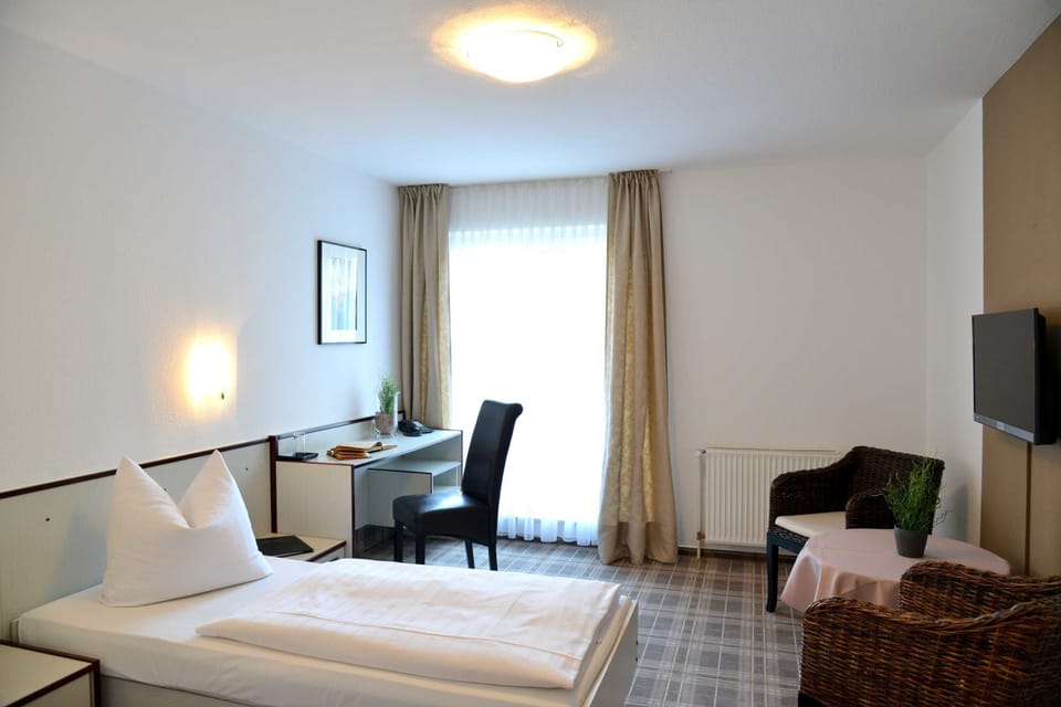 Double Room | Desk, iron/ironing board, free cribs/infant beds, free WiFi