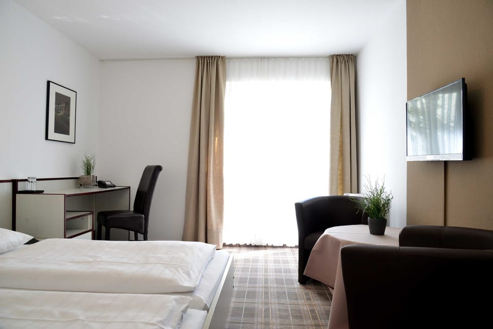 Double Room | Desk, iron/ironing board, free cribs/infant beds, free WiFi
