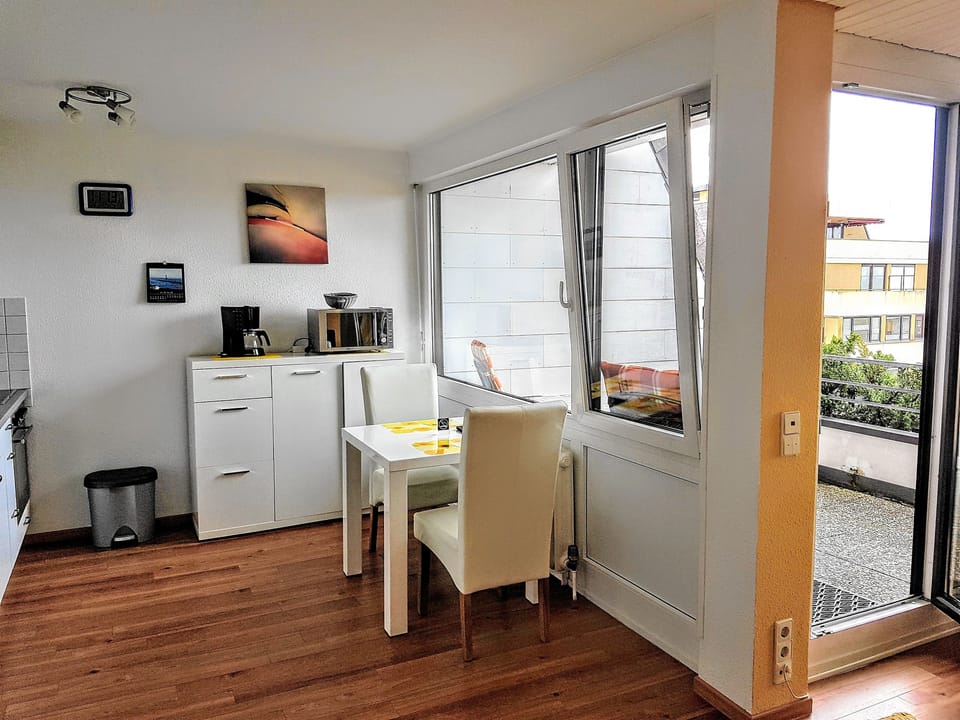 Apartment, 1 Bedroom, Non Smoking, Terrace | In-room dining