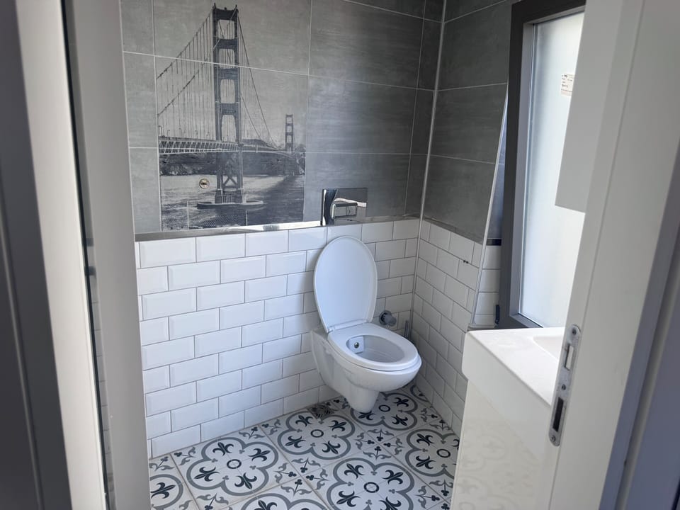 Standard Double Room, Partial Sea View | Bathroom | Shower, free toiletries, hair dryer