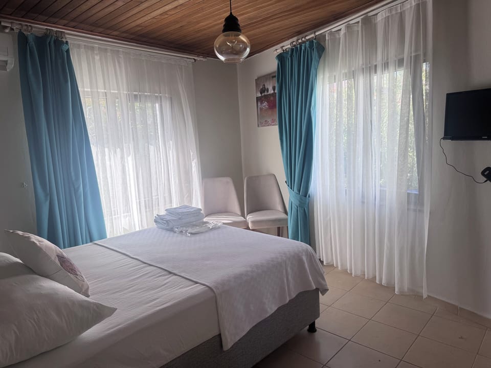 Comfort Double Room | Premium bedding, free WiFi, bed sheets